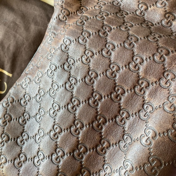 Gucci GG emblem hobo shoulder bag and matching belt - Picture 10 of 16